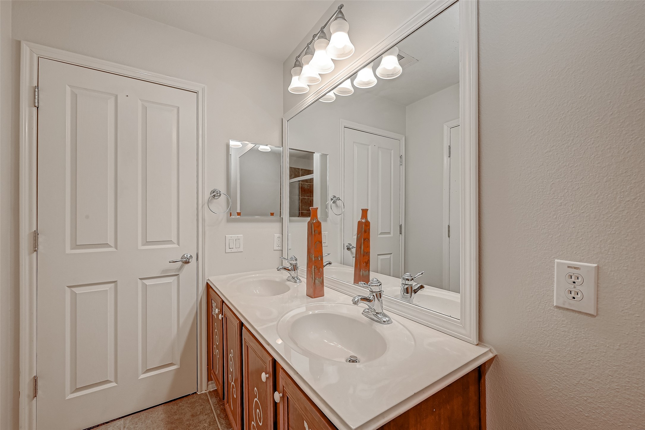 13600 Breton Ridge Street 32C , Houston, TX, 77070 | 87515755 | Realty Texas LLC