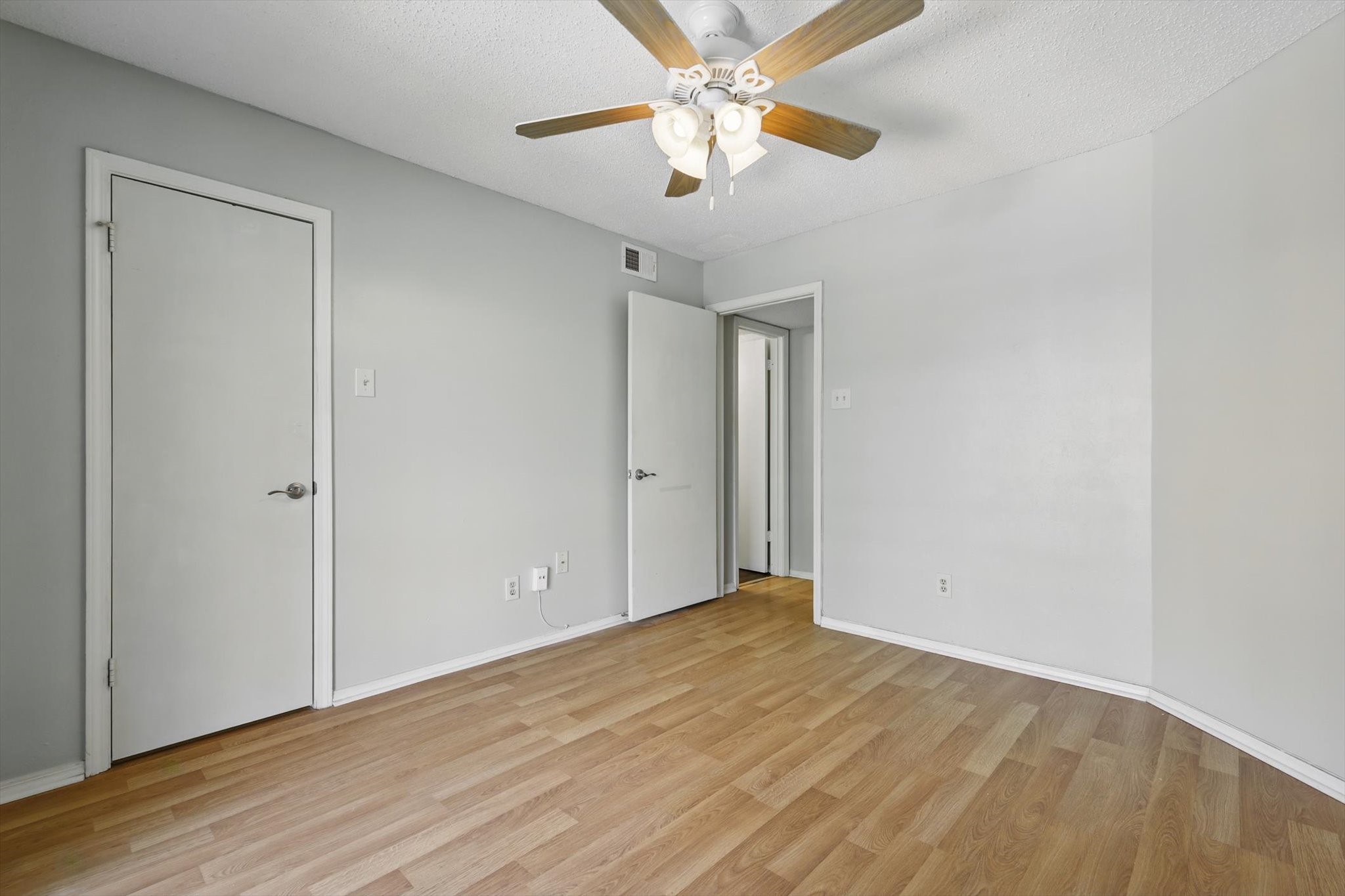 18333 Roehampton Drive 332 , Dallas, TX, 75252 | 20896396 | Realty Texas LLC