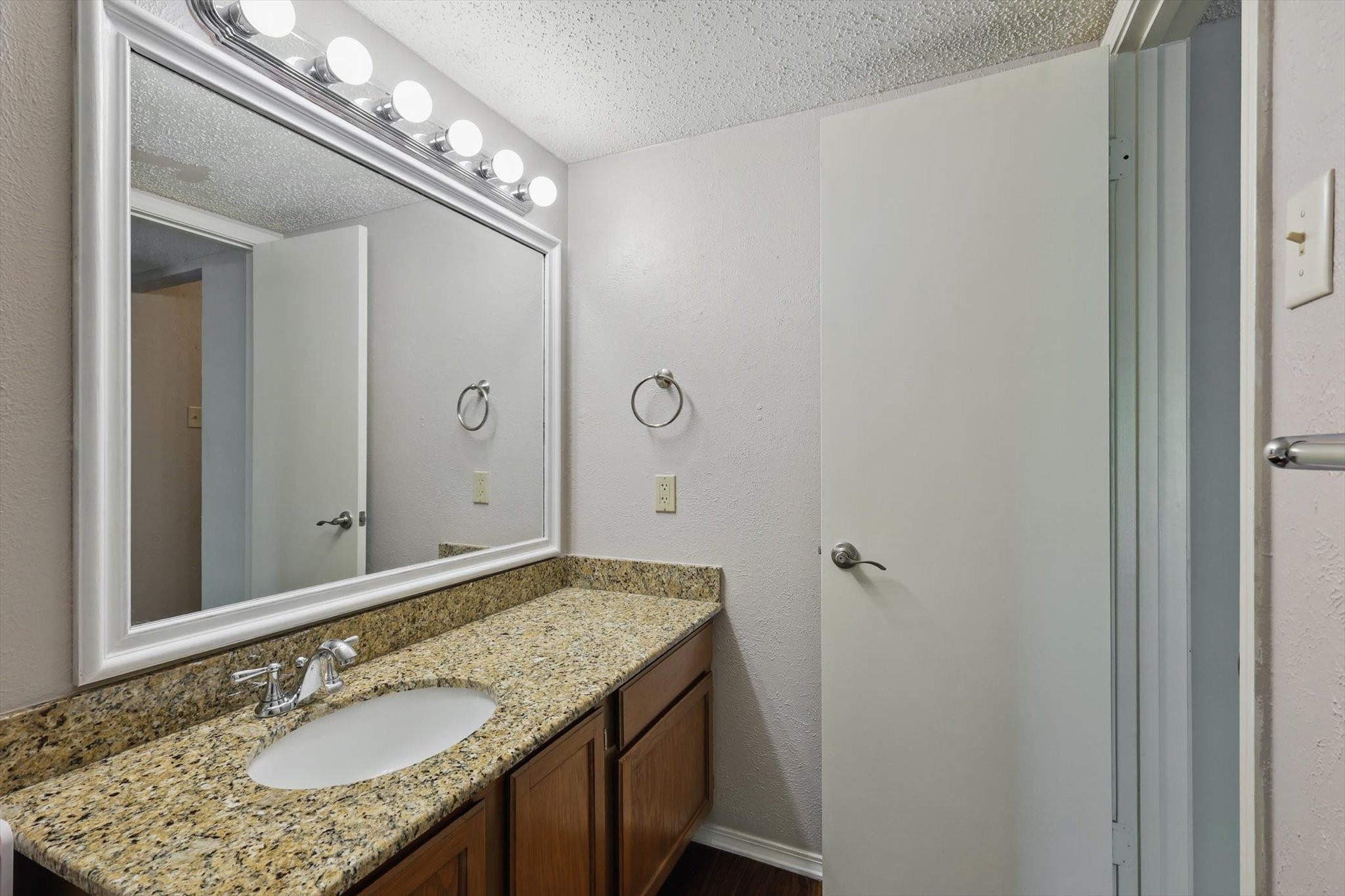 18333 Roehampton Drive 332 , Dallas, TX, 75252 | 20896396 | Realty Texas LLC