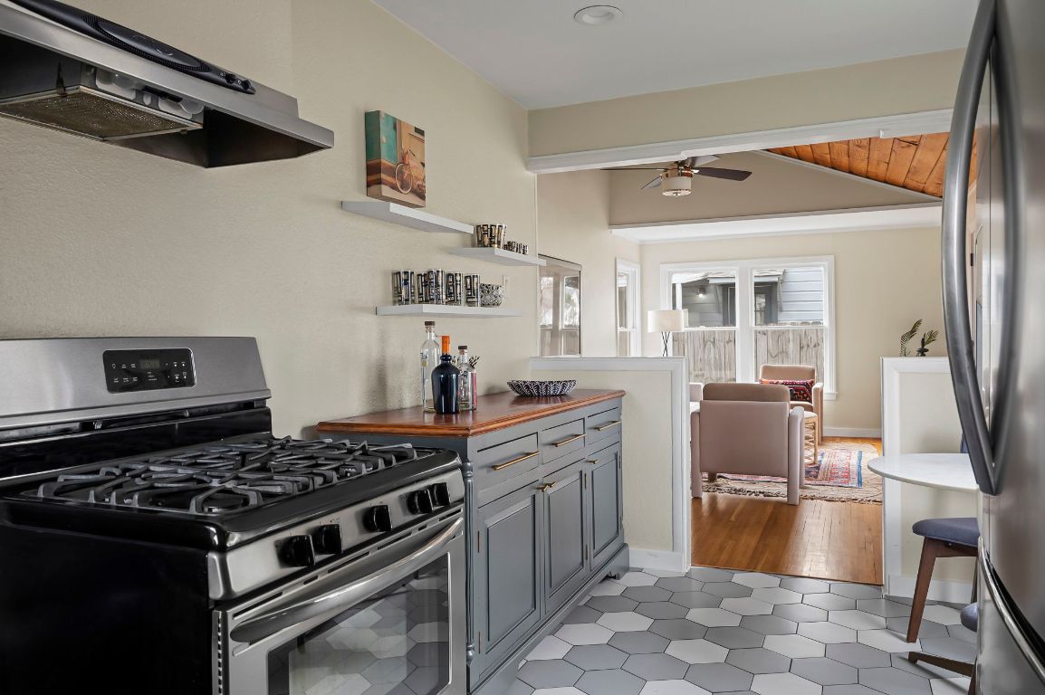 5517 Avenue G A , Austin, TX, 78751 | 6172732 | Realty Texas LLC
