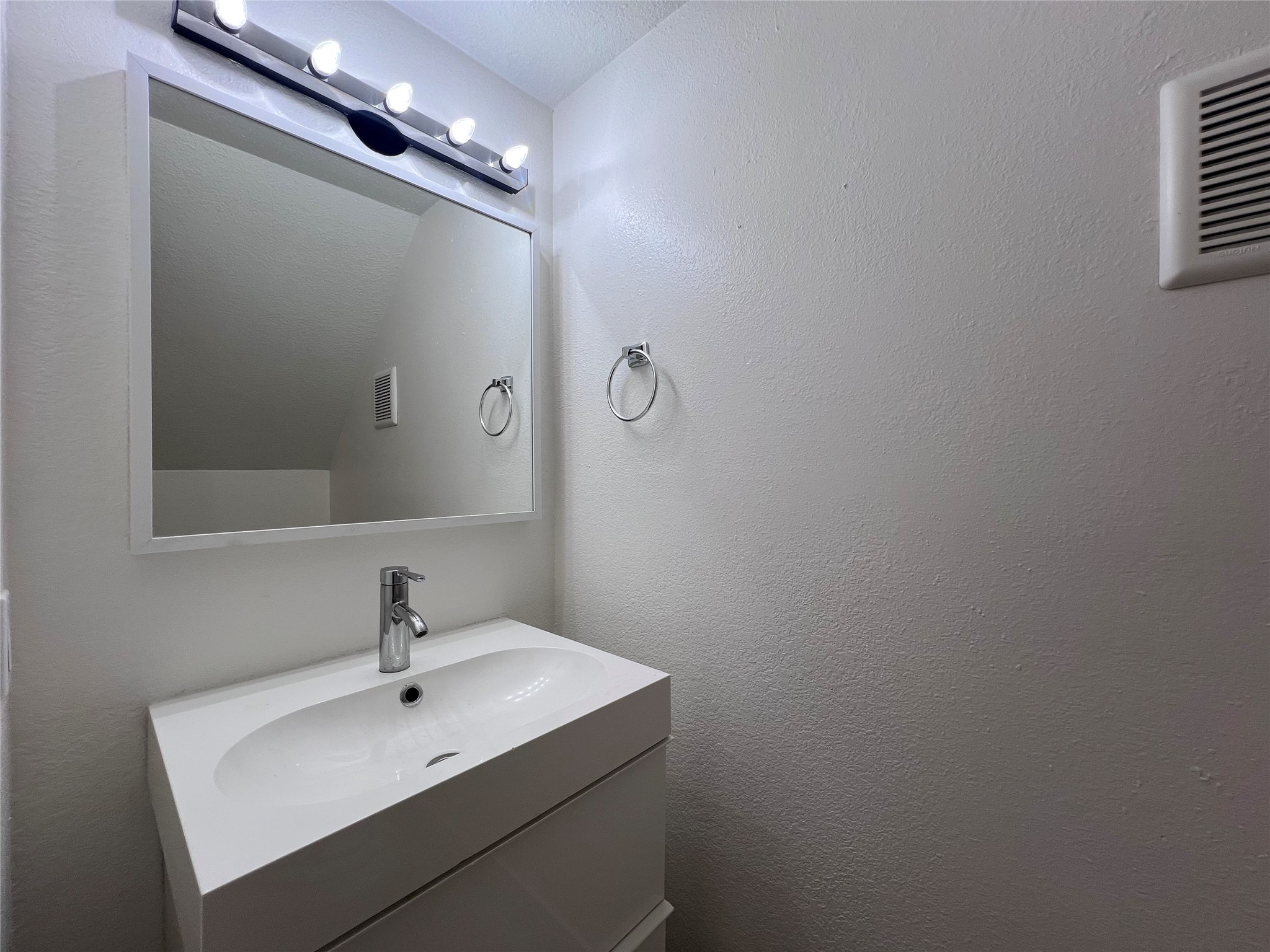 4777 Cedar Springs Road 2C , Dallas, TX, 75219 | 20896769 | Realty Texas LLC