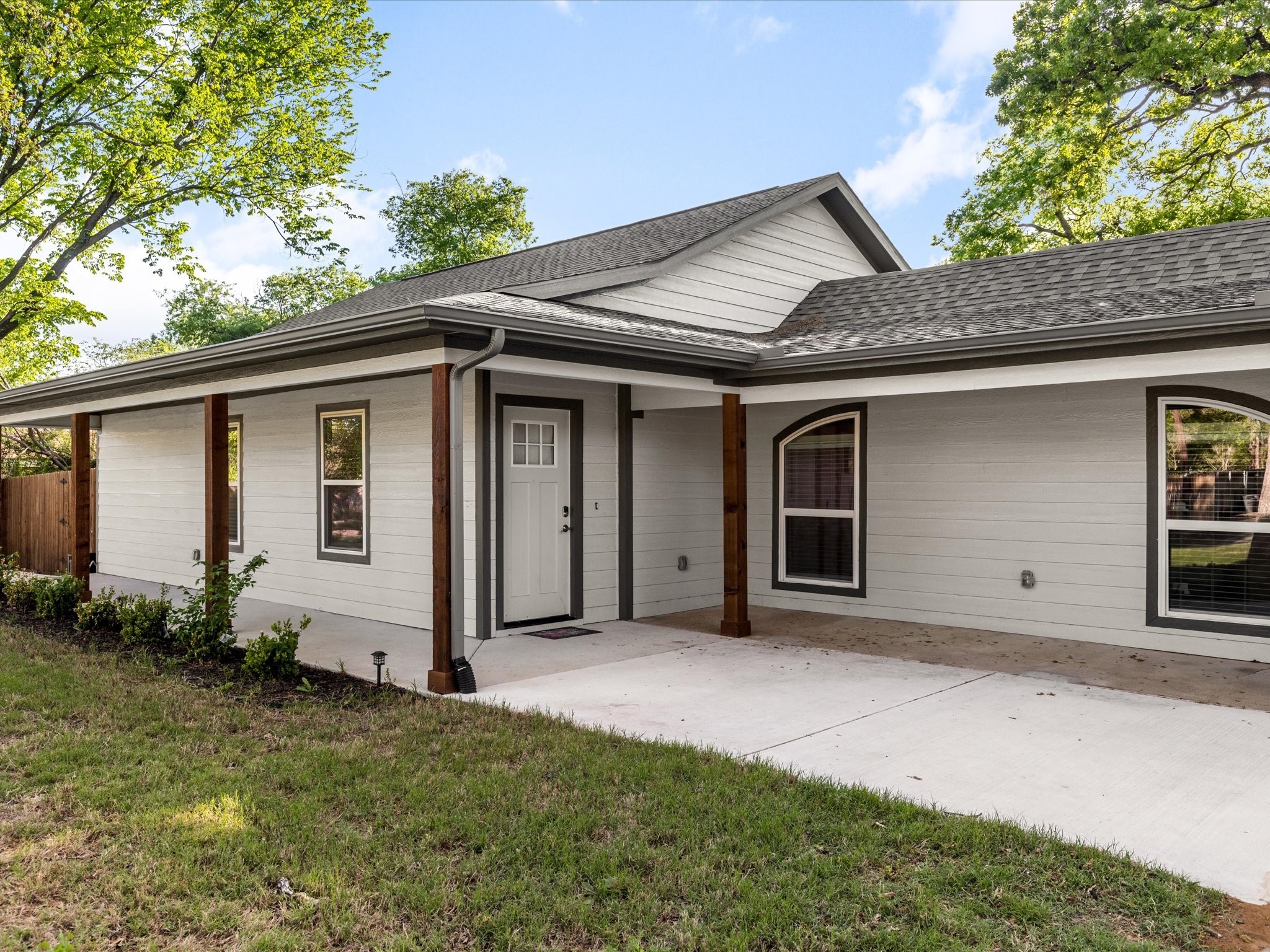 2705 Haley Avenue , Haltom City, TX, 76117 | 20900448 | Realty Texas LLC