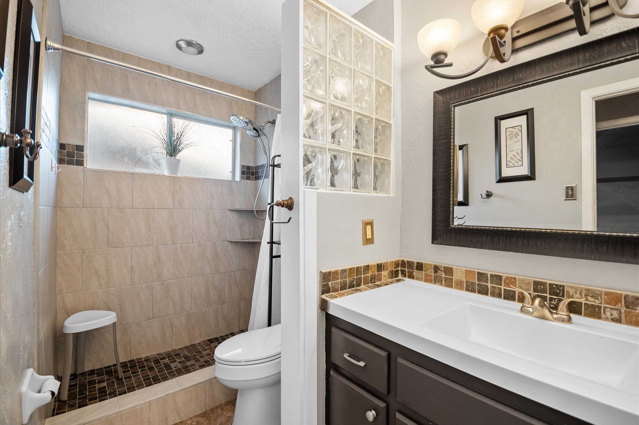 702 Tudor Court , Deer Park, TX, 77536 | 53074375 | Realty Texas LLC