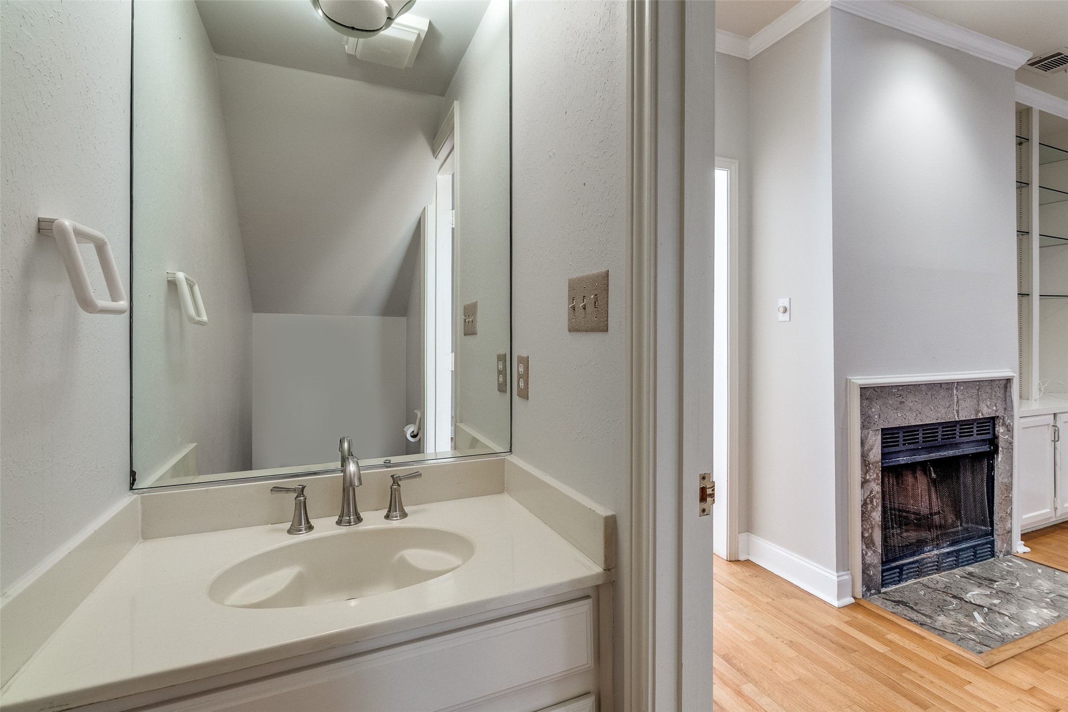 4111 Herschel Avenue 4, Dallas, TX, 75219 | 20899091 | Realty Texas LLC