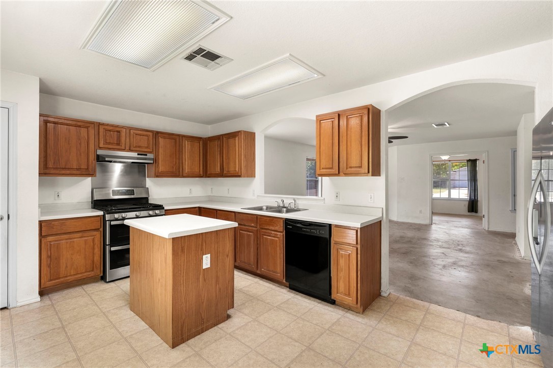 134 James Lin Circle , Kyle, TX, 78640 | 576219 | Realty Texas LLC