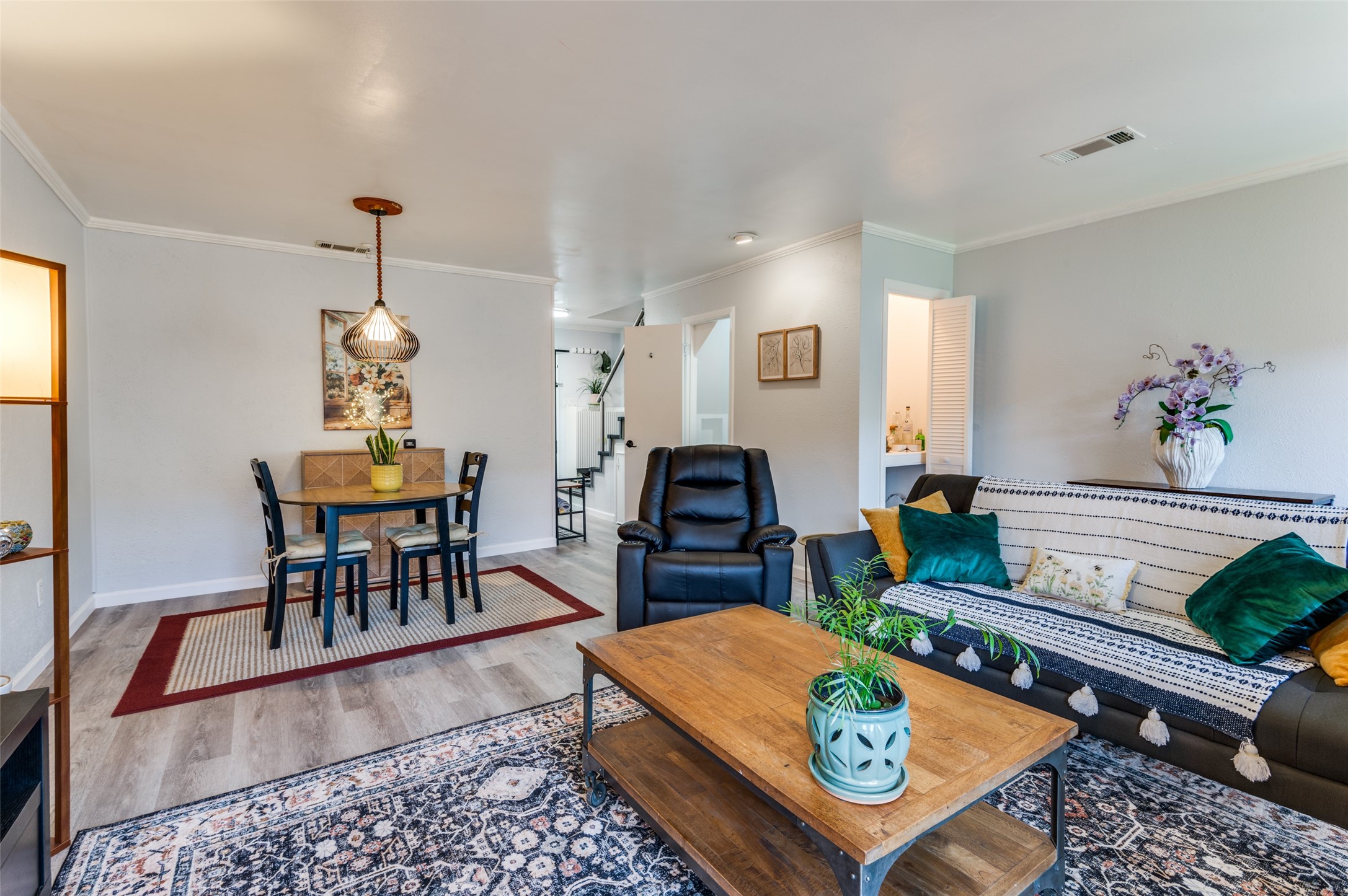 2816 Wycliff Avenue A , Dallas, TX, 75219 | 20898619 | Realty Texas LLC