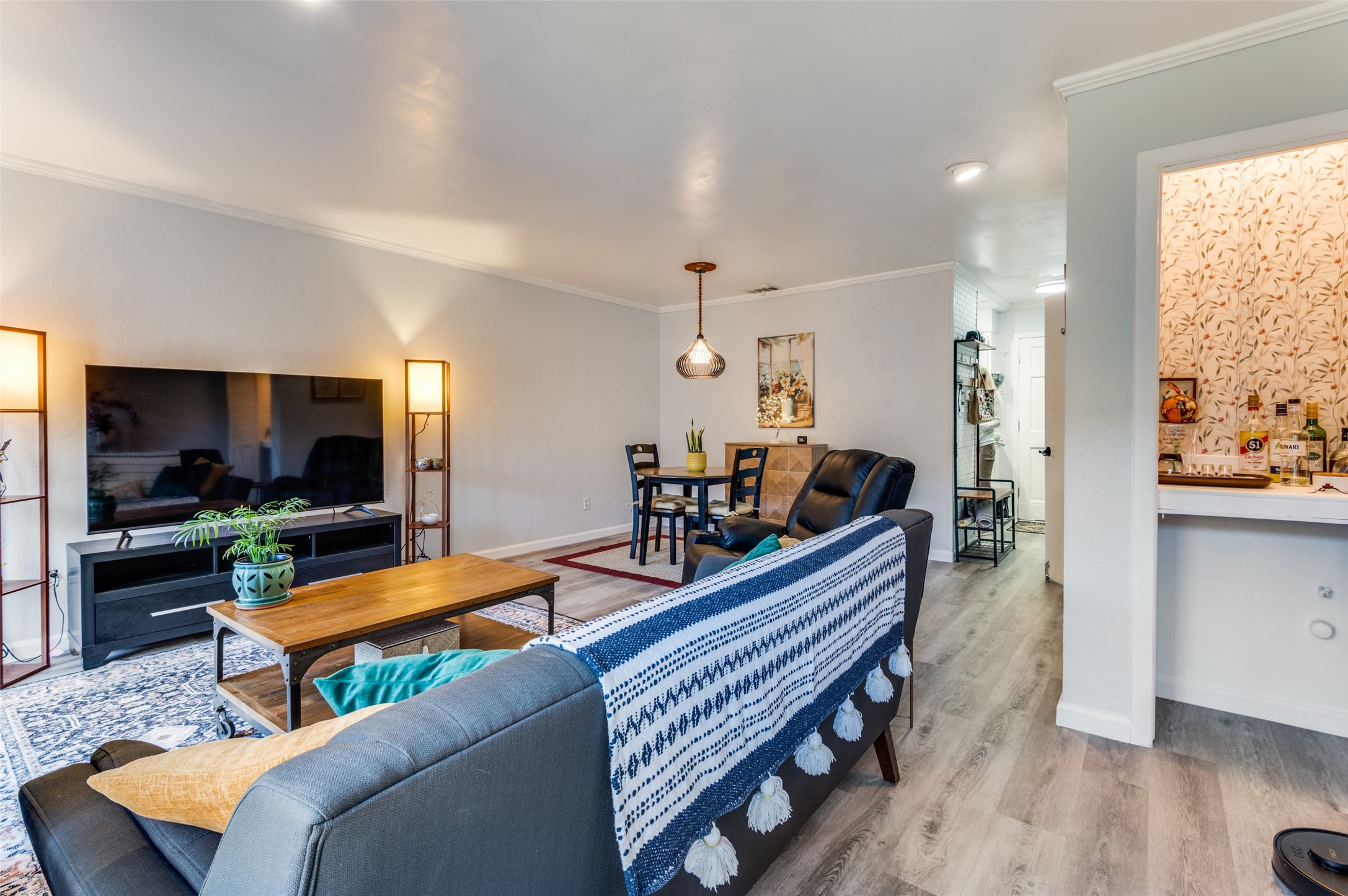 2816 Wycliff Avenue A , Dallas, TX, 75219 | 20898619 | Realty Texas LLC