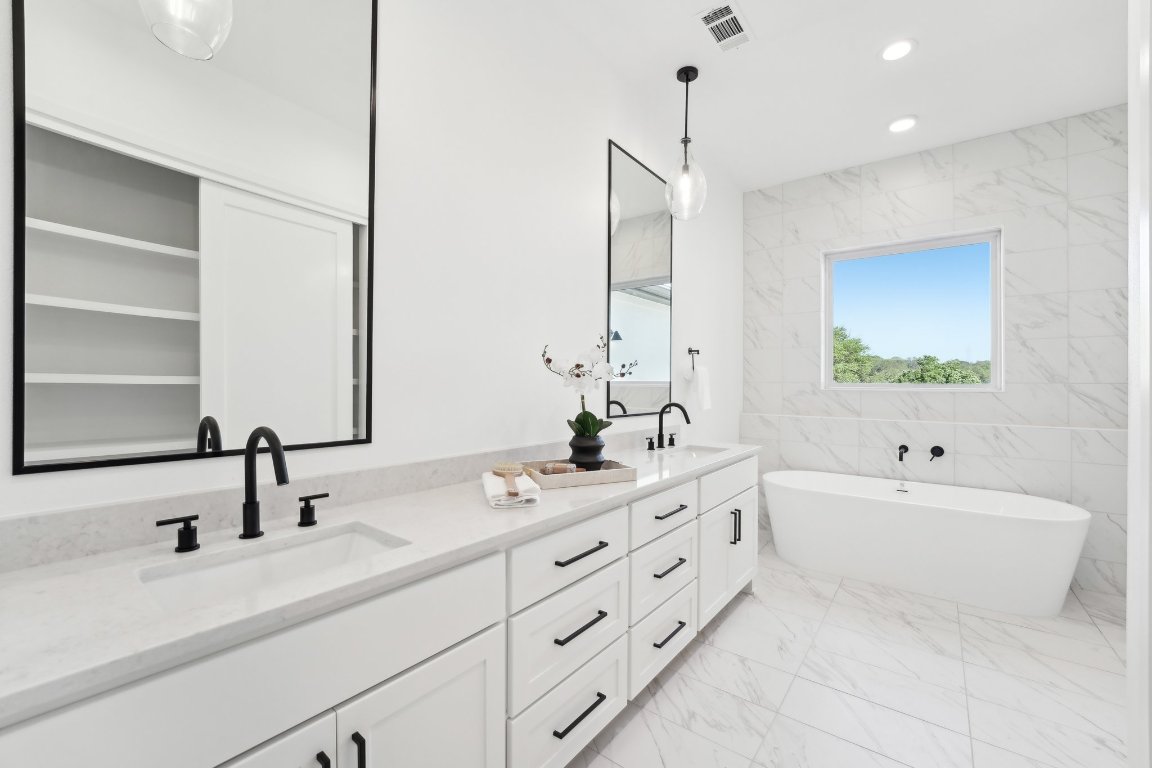116 Mitchell Creek Drive , Horseshoe Bay, TX, 78657 | 4614522 | Realty Texas LLC