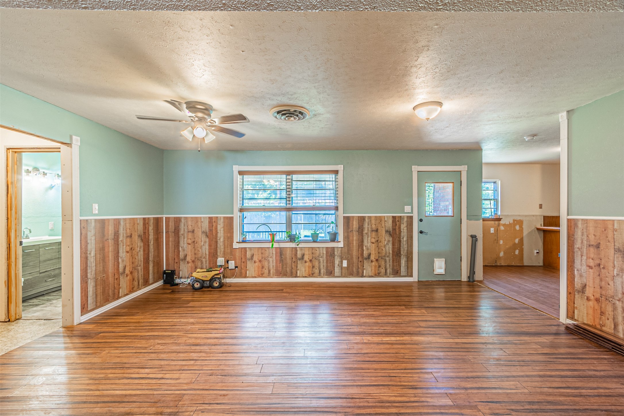 1206 John Reagan Street , Benbrook, TX, 76126 | 20902210 | Realty Texas LLC