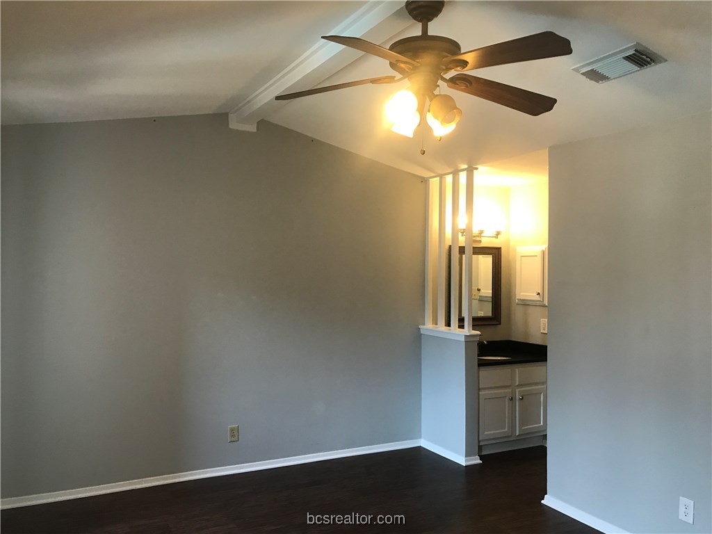 1904 Dartmouth Street F4 , College Station, TX, 77840 | 25004500 | Realty Texas LLC