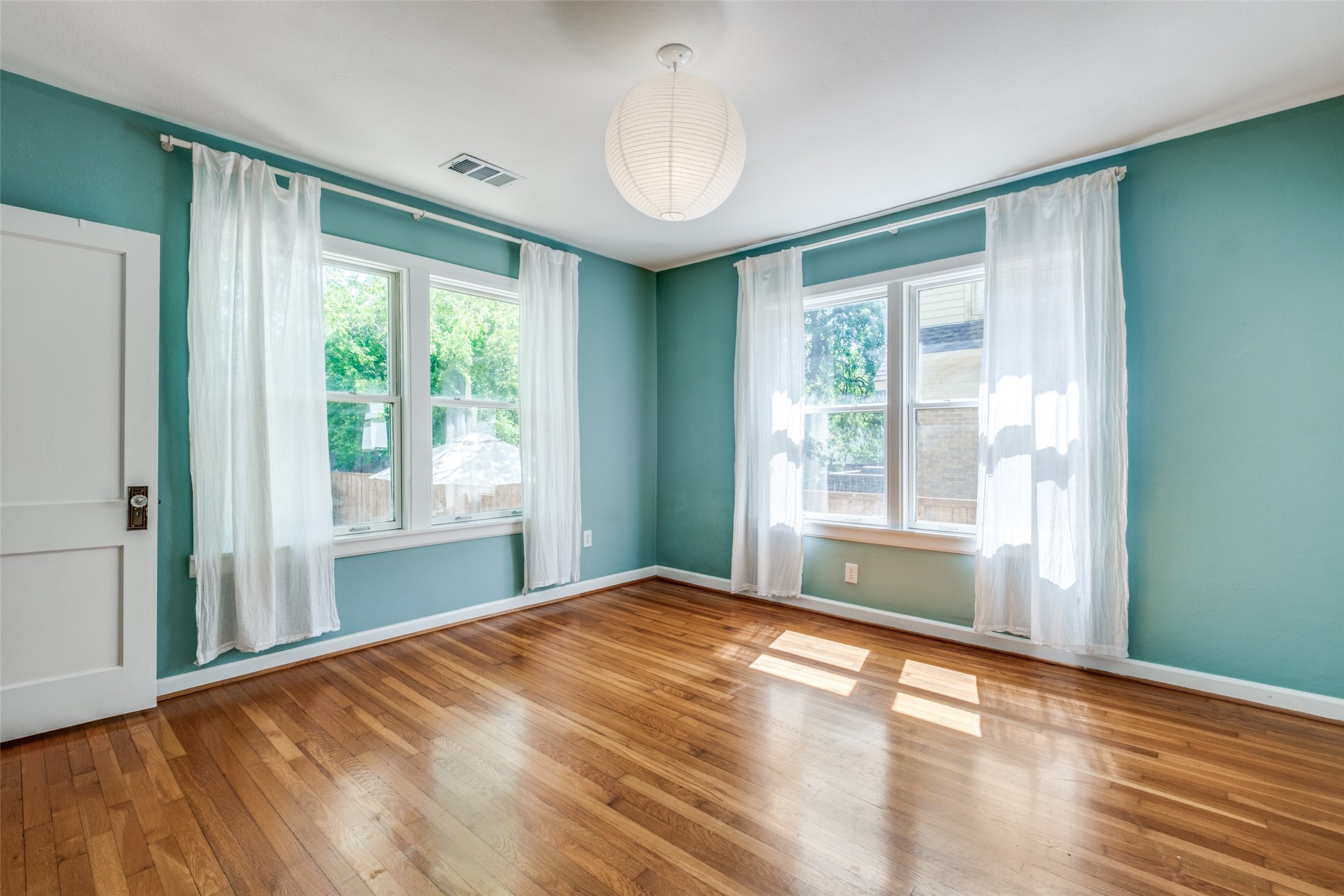 606 Newell Avenue , Dallas, TX, 75223 | 20903221 | Realty Texas LLC