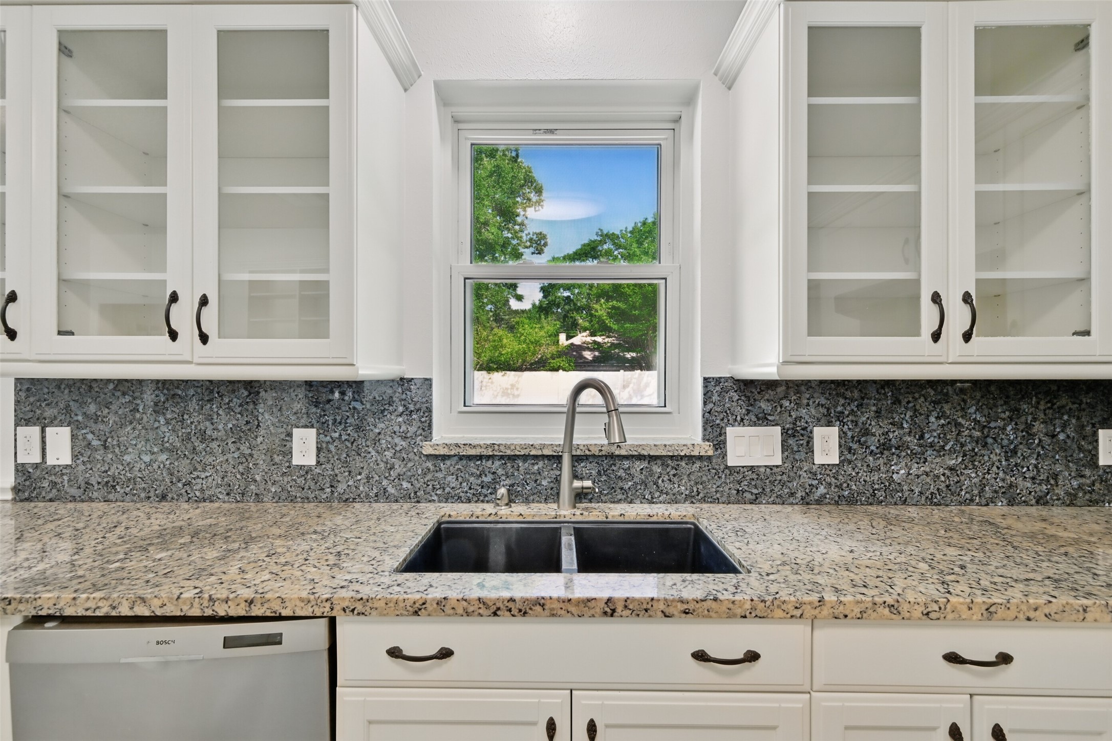 723 Valley Commons Drive , Huffman, TX, 77336 | 80297854 | Realty Texas LLC