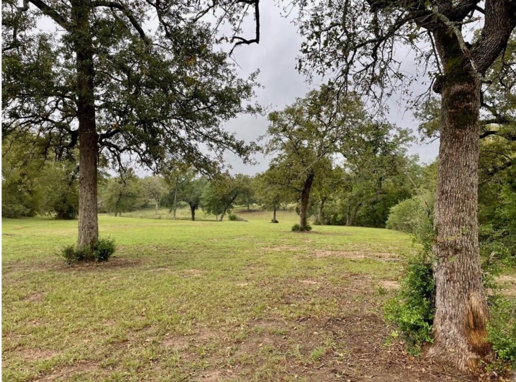1073 Creekside Lane , Lexington, TX, 78947 | 1599470 | Realty Texas LLC