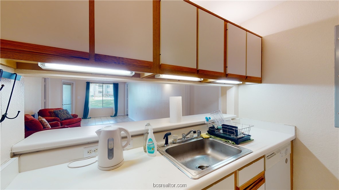 529 Southwest Parkway 102 Room A, B & C , College Station, TX, 77840 | 25004598 | Realty Texas LLC