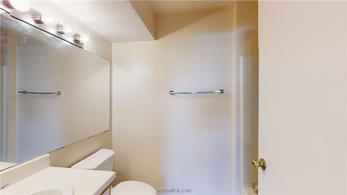 529 Southwest Parkway 102 Room A, B & C , College Station, TX, 77840 | 25004598 | Realty Texas LLC