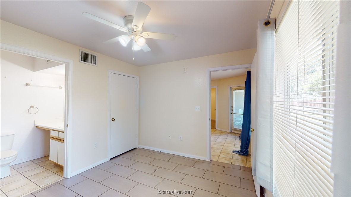 529 Southwest Parkway 102 Room A, B & C , College Station, TX, 77840 | 25004598 | Realty Texas LLC