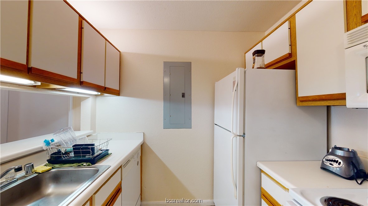 529 Southwest Parkway 102 Room A, B & C , College Station, TX, 77840 | 25004598 | Realty Texas LLC