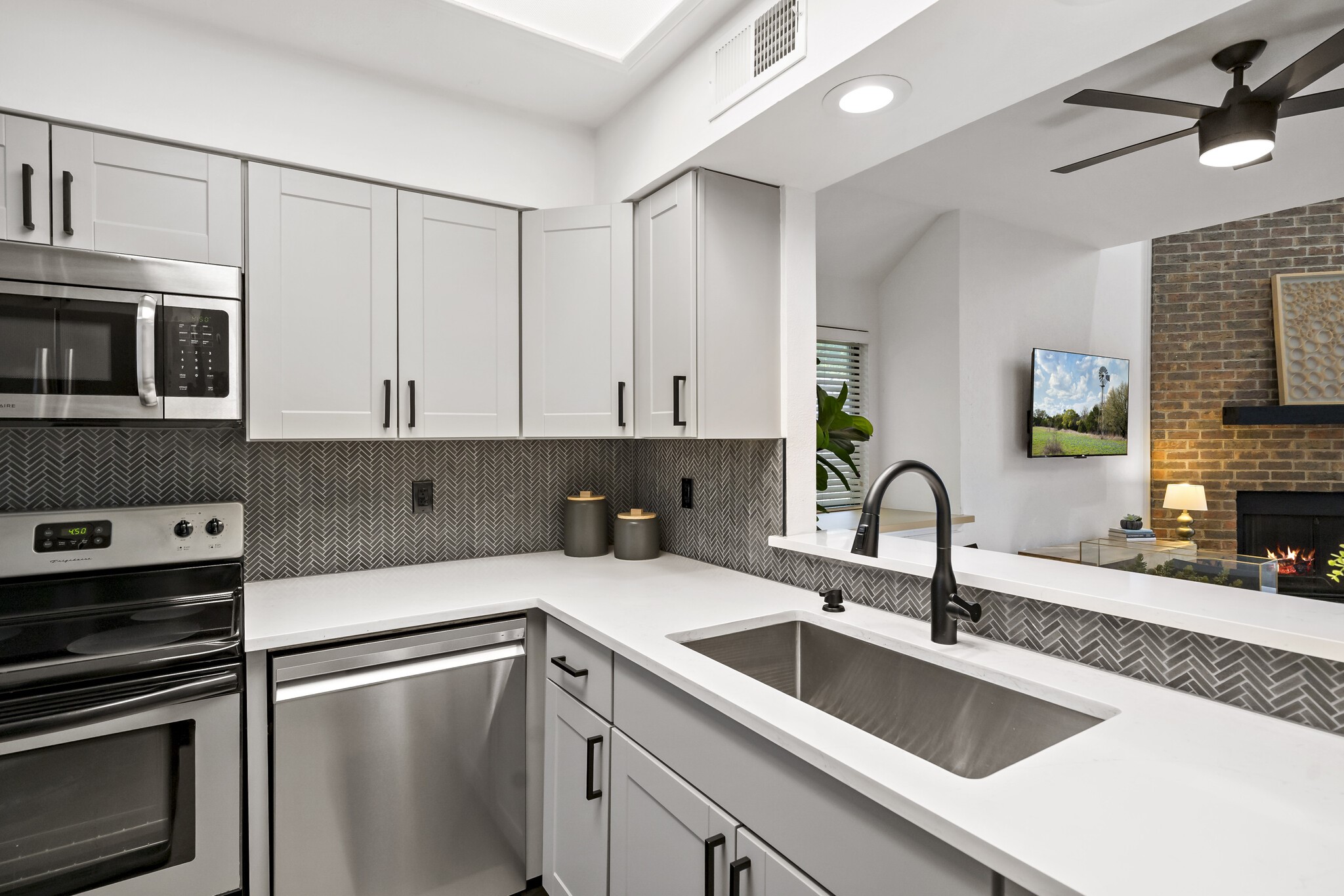 9910 Royal Lane 1401 , Dallas, TX, 75231 | 20904117 | Realty Texas LLC
