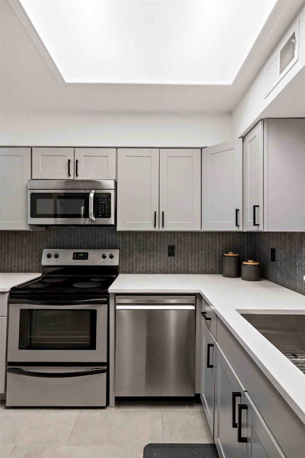 9910 Royal Lane 1401 , Dallas, TX, 75231 | 20904117 | Realty Texas LLC