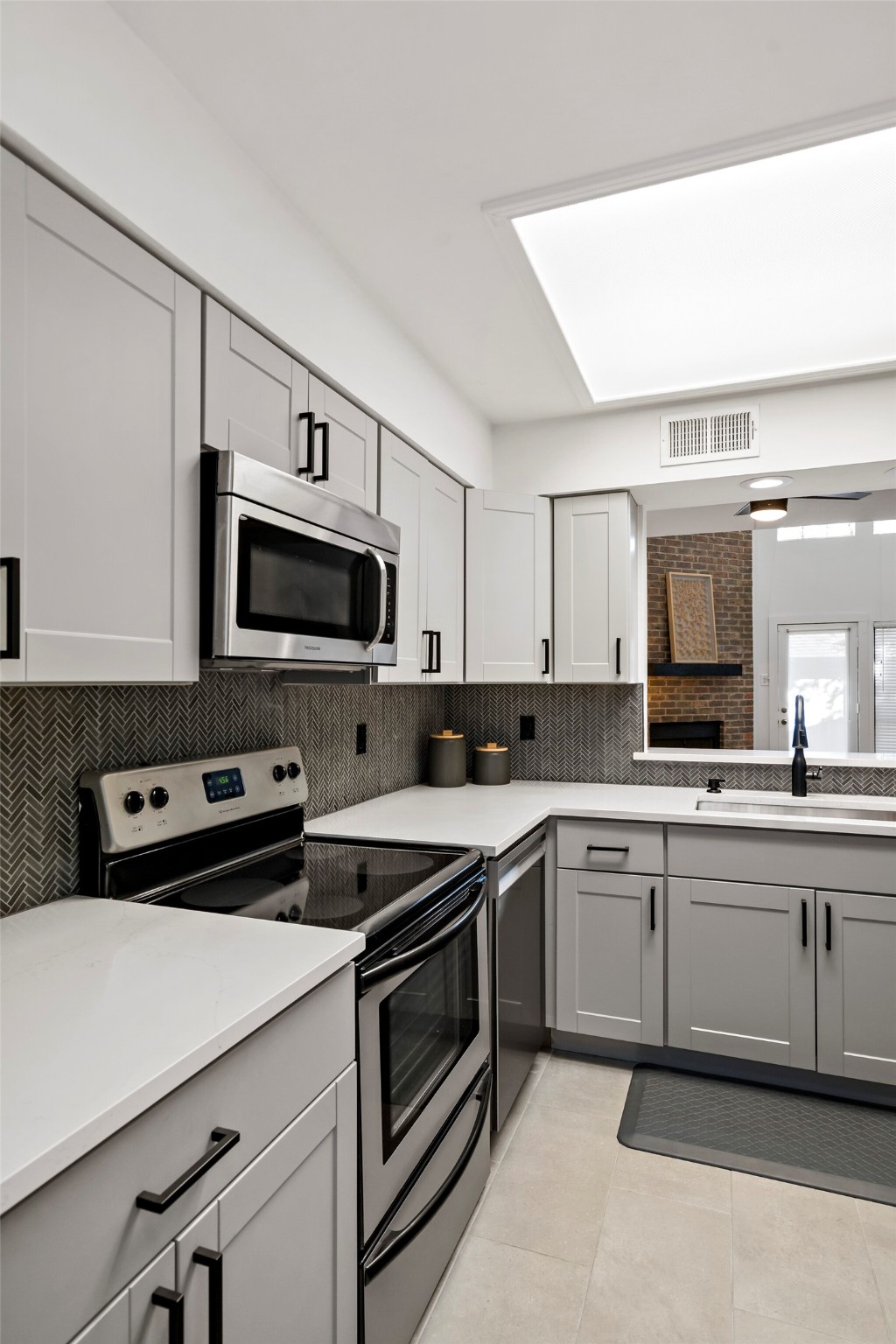 9910 Royal Lane 1401 , Dallas, TX, 75231 | 20904117 | Realty Texas LLC