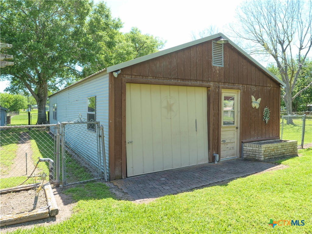 833 State Highway 172 , Ganado, TX, 77962 | 576776 | Realty Texas LLC