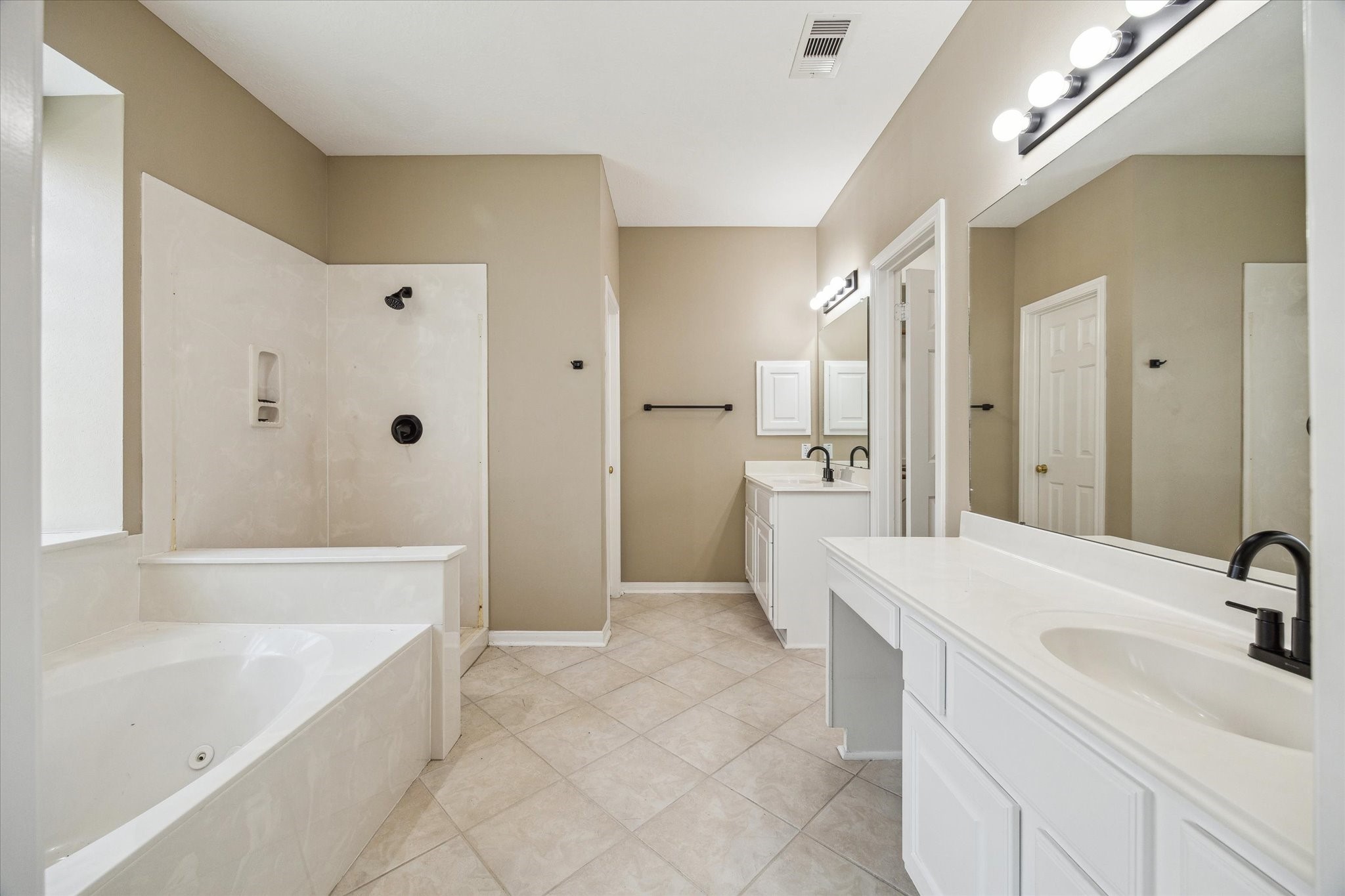 77 Parkway Place , Jersey Village, TX, 77040 | 63781680 | Realty Texas LLC