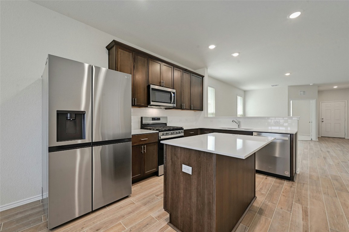 529 Tree Nut Loop , Buda, TX, 78610 | 3555630 | Realty Texas LLC