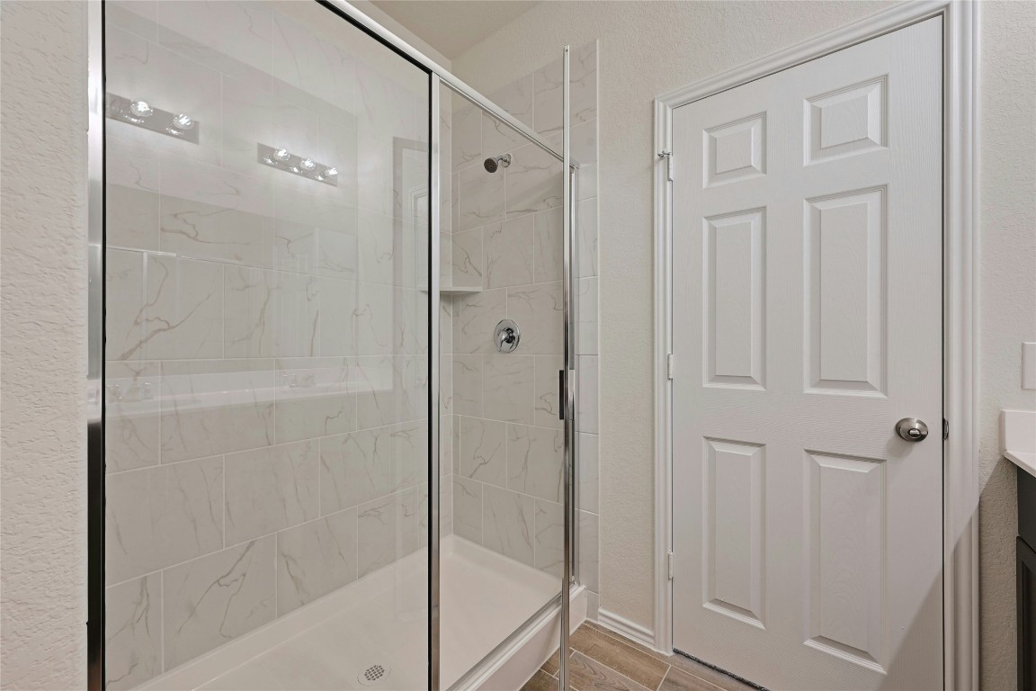529 Tree Nut Loop , Buda, TX, 78610 | 3555630 | Realty Texas LLC