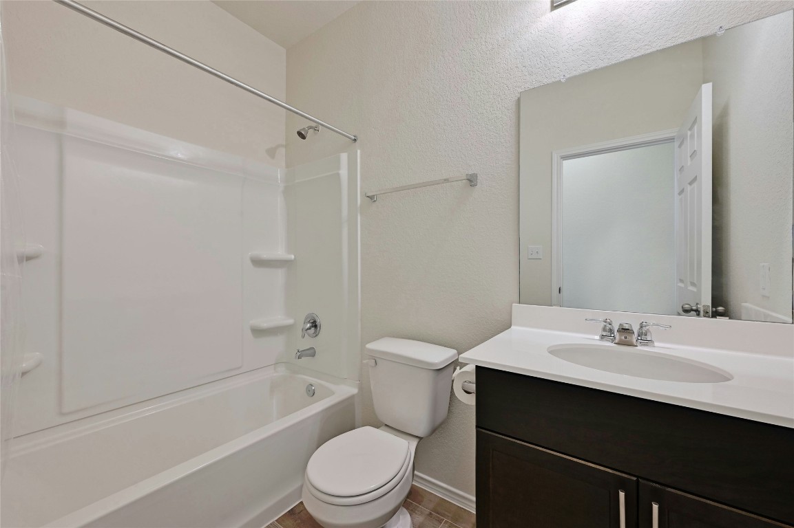 529 Tree Nut Loop , Buda, TX, 78610 | 3555630 | Realty Texas LLC