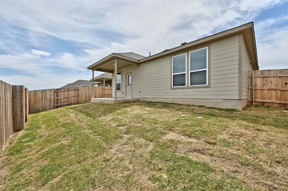 529 Tree Nut Loop , Buda, TX, 78610 | 3555630 | Realty Texas LLC