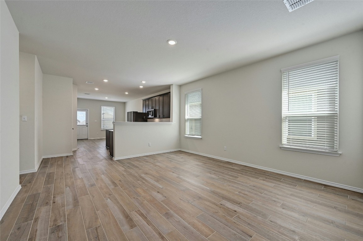 529 Tree Nut Loop , Buda, TX, 78610 | 3555630 | Realty Texas LLC