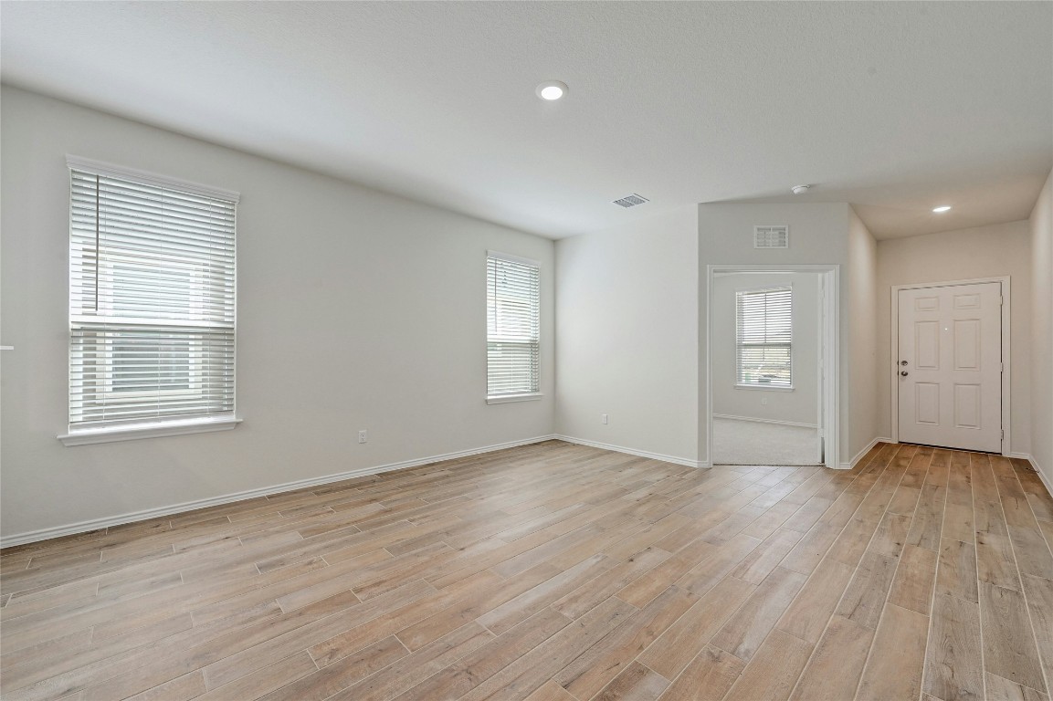 529 Tree Nut Loop , Buda, TX, 78610 | 3555630 | Realty Texas LLC