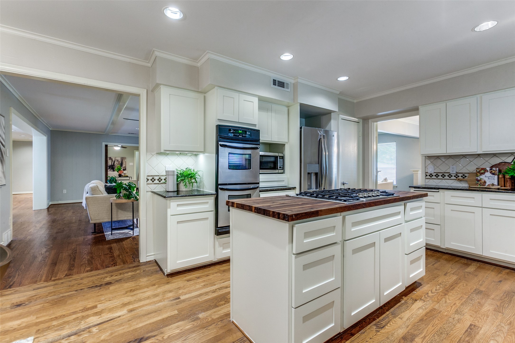 13852 Sprucewood Drive , Dallas, TX, 75240 | 20906729 | Realty Texas LLC