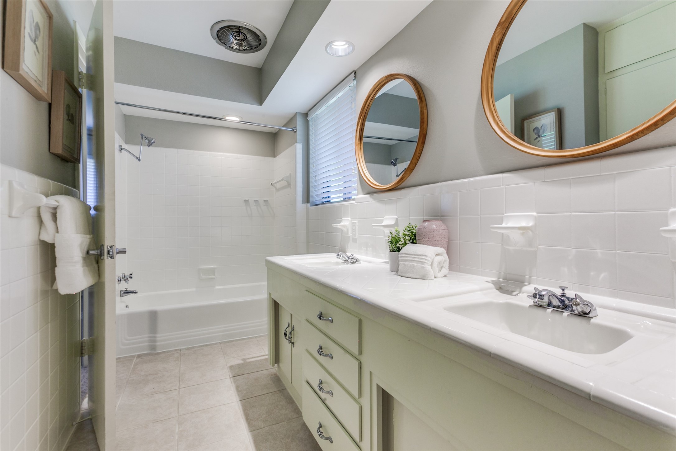 13852 Sprucewood Drive , Dallas, TX, 75240 | 20906729 | Realty Texas LLC