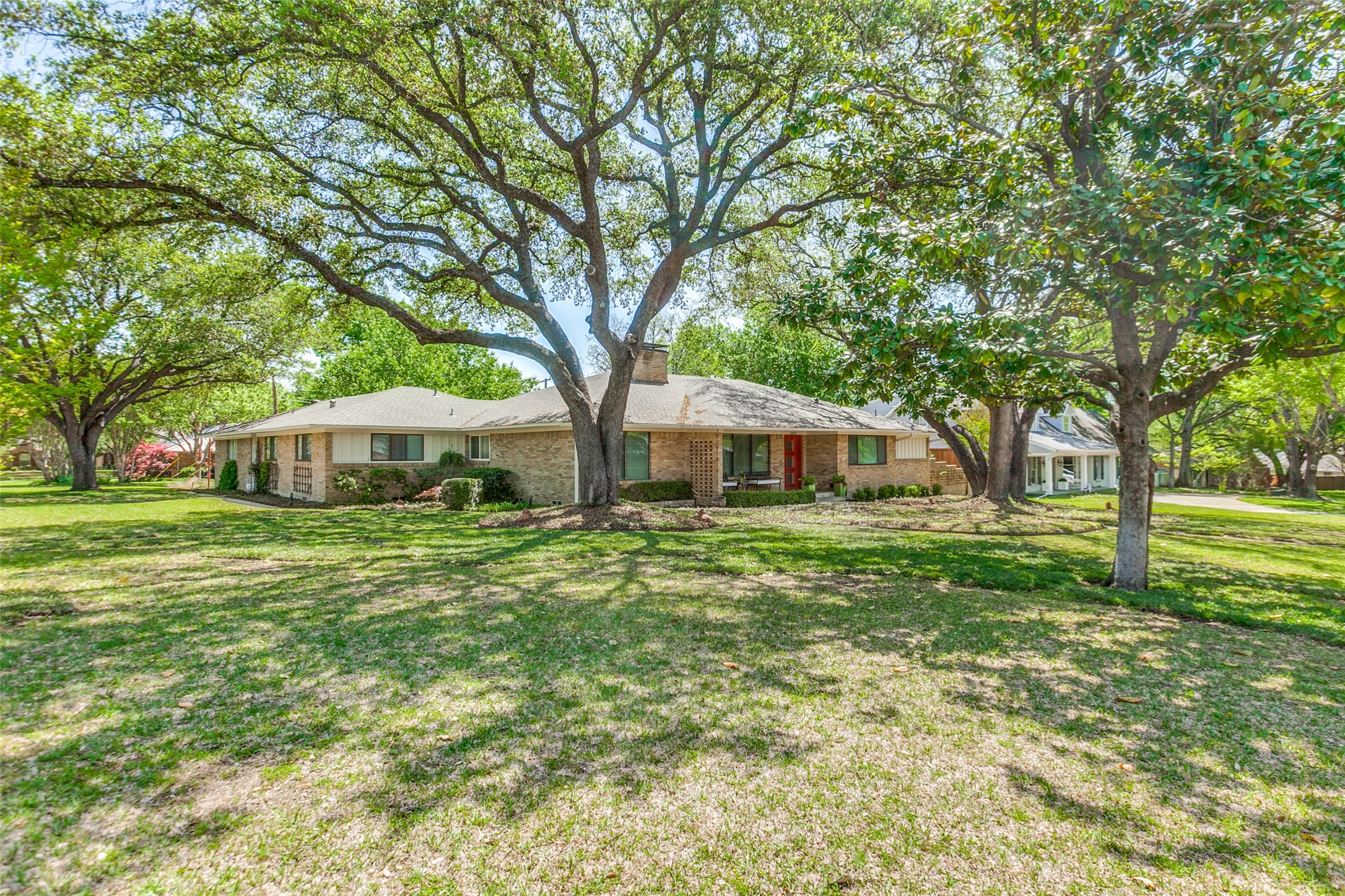 13852 Sprucewood Drive , Dallas, TX, 75240 | 20906729 | Realty Texas LLC