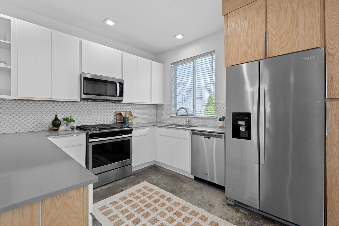 705 N Bluff Drive 14 , Austin, TX, 78745 | 8556198 | Realty Texas LLC