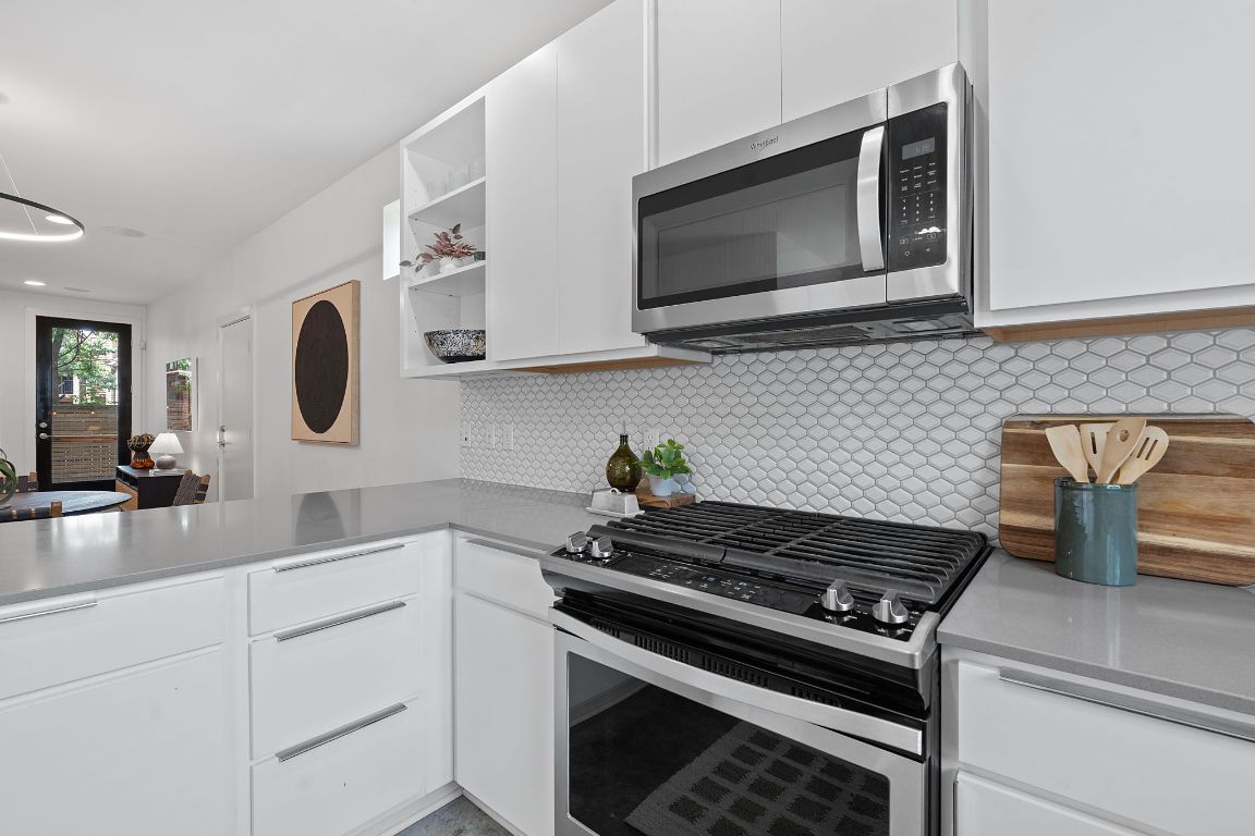 705 N Bluff Drive 14 , Austin, TX, 78745 | 8556198 | Realty Texas LLC