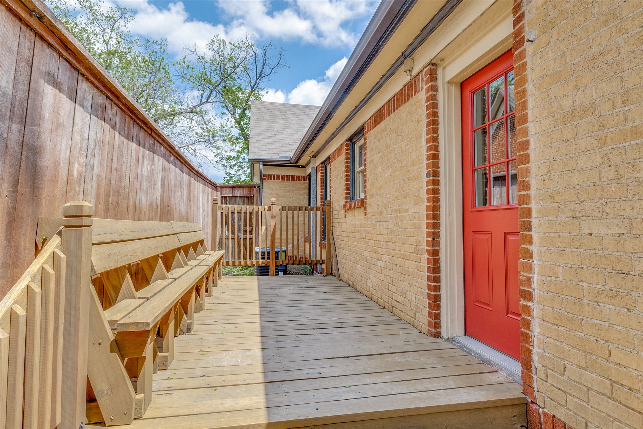 703 Valencia Street , Dallas, TX, 75223 | 20897549 | Realty Texas LLC