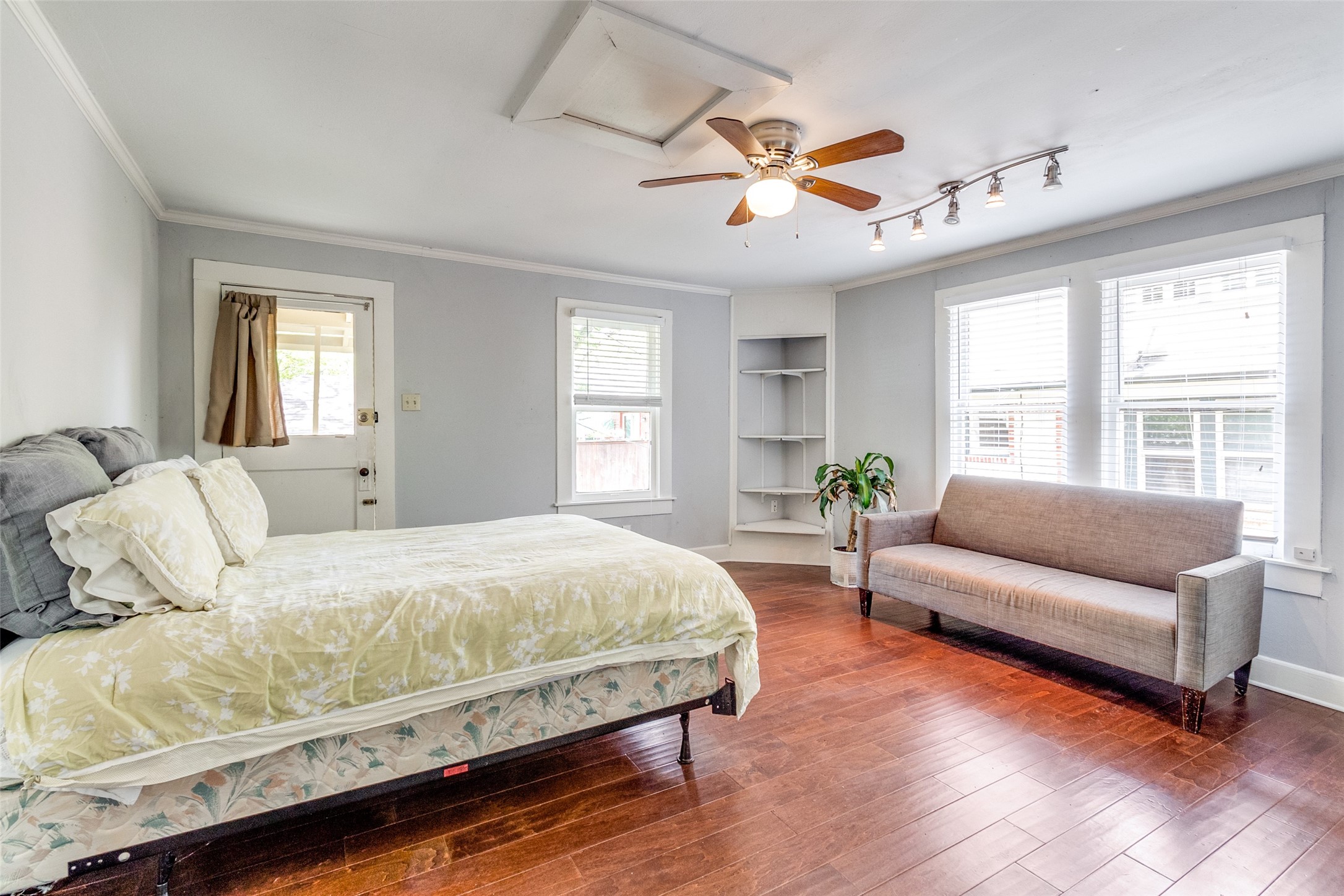 703 Valencia Street , Dallas, TX, 75223 | 20897549 | Realty Texas LLC