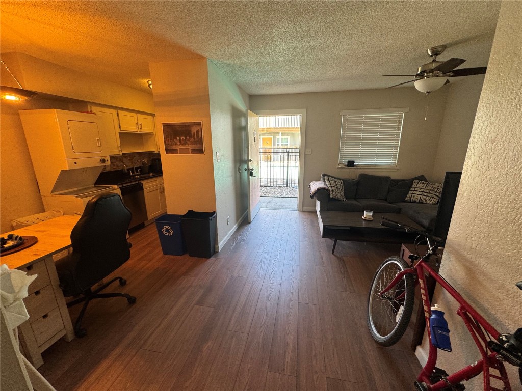 2401 Manor Rd Road 118 , Austin, TX, 78722 | 3232590 | Realty Texas LLC