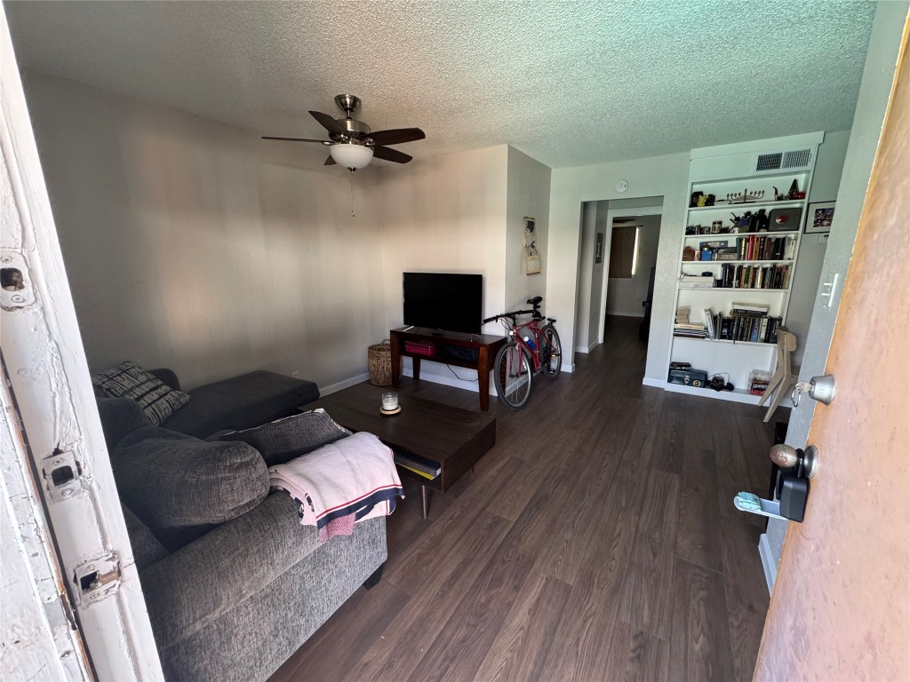 2401 Manor Rd Road 118 , Austin, TX, 78722 | 3232590 | Realty Texas LLC