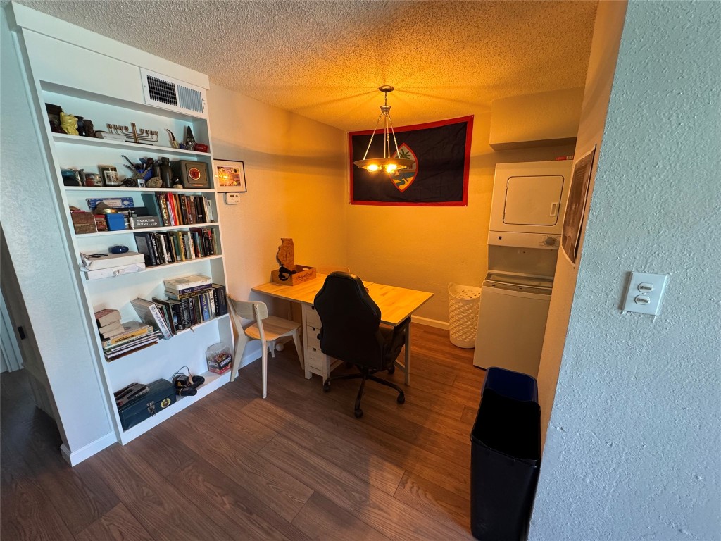 2401 Manor Rd Road 118 , Austin, TX, 78722 | 3232590 | Realty Texas LLC