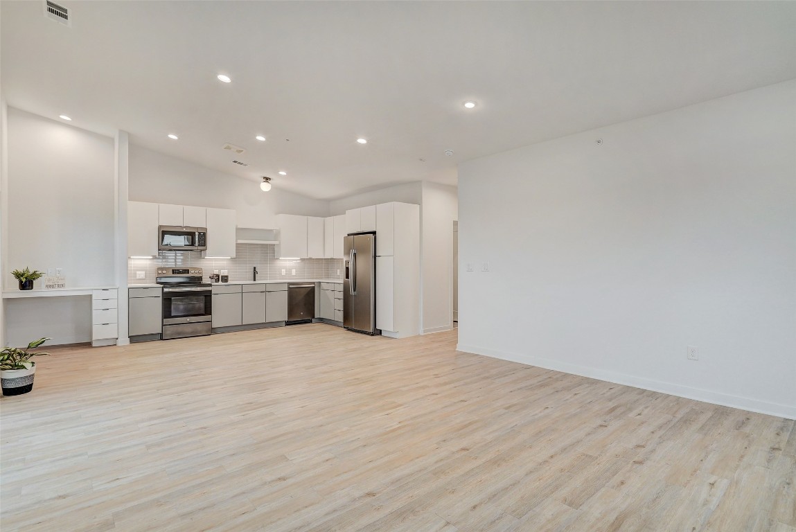 100 W Mockingbird Lane 401 , Austin, TX, 78745 | 8945913 | Realty Texas LLC