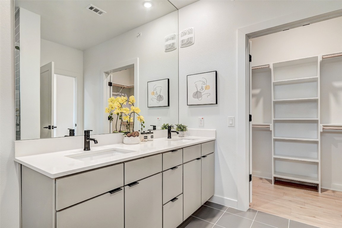 100 W Mockingbird Lane 401 , Austin, TX, 78745 | 8945913 | Realty Texas LLC