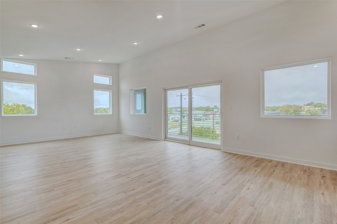 100 W Mockingbird Lane 401 , Austin, TX, 78745 | 8945913 | Realty Texas LLC