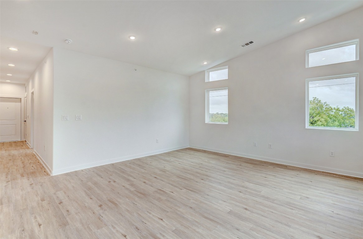 100 W Mockingbird Lane 401 , Austin, TX, 78745 | 8945913 | Realty Texas LLC