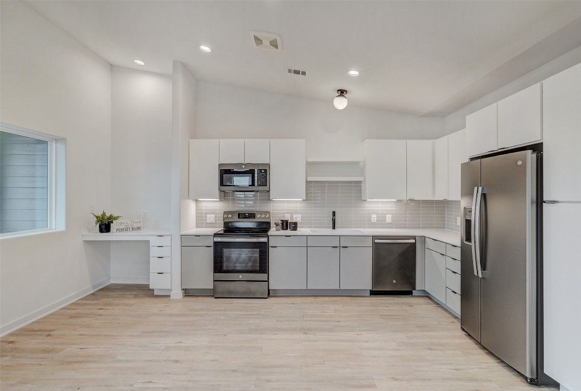 100 W Mockingbird Lane 401 , Austin, TX, 78745 | 8945913 | Realty Texas LLC