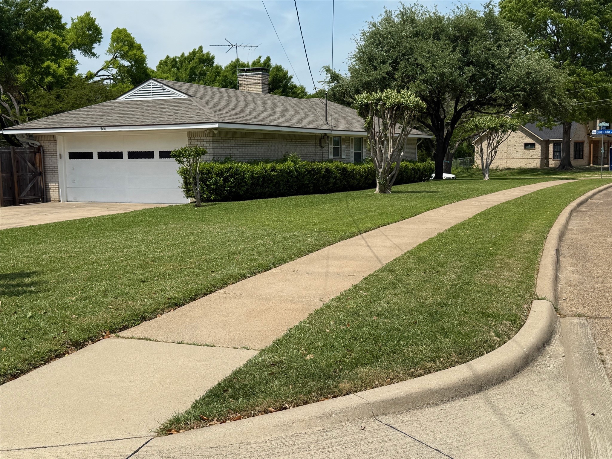 946 Blue Lake Circle , Richardson, TX, 75080 | 20904898 | Realty Texas LLC
