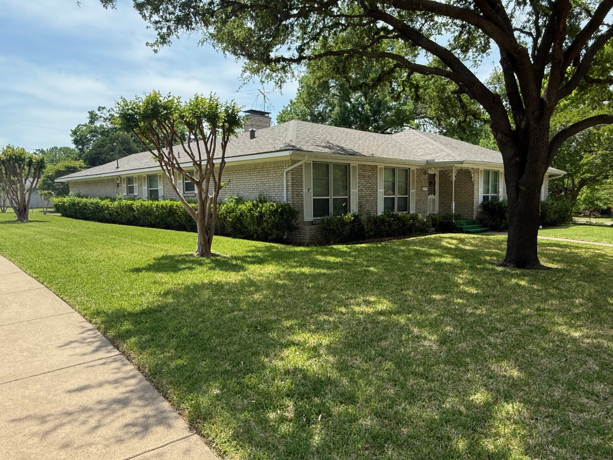 946 Blue Lake Circle , Richardson, TX, 75080 | 20904898 | Realty Texas LLC
