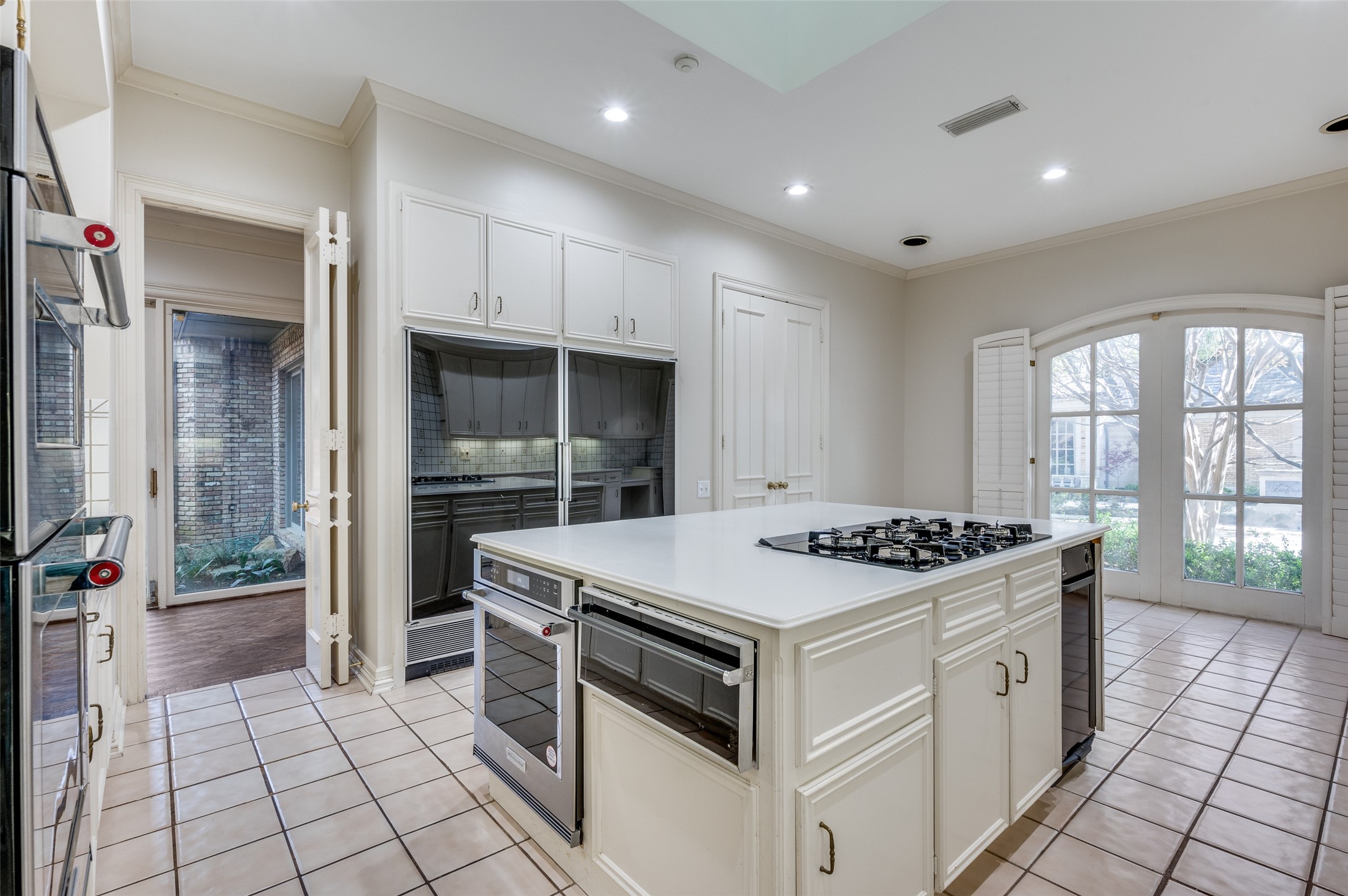 27 Lakeside Park , Dallas, TX, 75225 | 20908237 | Realty Texas LLC